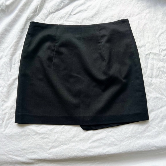 Asymmetric wrap front mini skirt - Picture 3 of 4